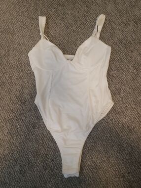 Princess Polly White Bodysuit With Adjustable Straps - Size 4
